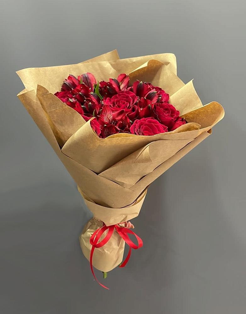 Букет цветов из: Альстромерии и Розы в Воле