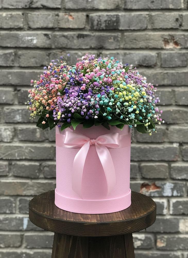 Цветочная композиция из Гипсофила и Розы в шляпной коробке в Воле