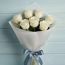 Букет 7 Белых роз Эдлесс Лав в Воле