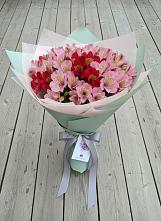 Букет цветов из:  Альстромерии в Воле