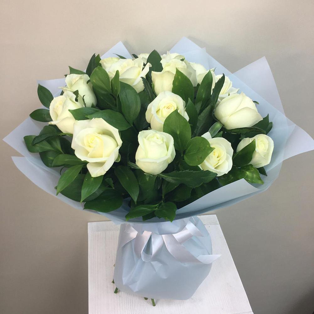 Букет 15 Белых роз Проуд в Воле