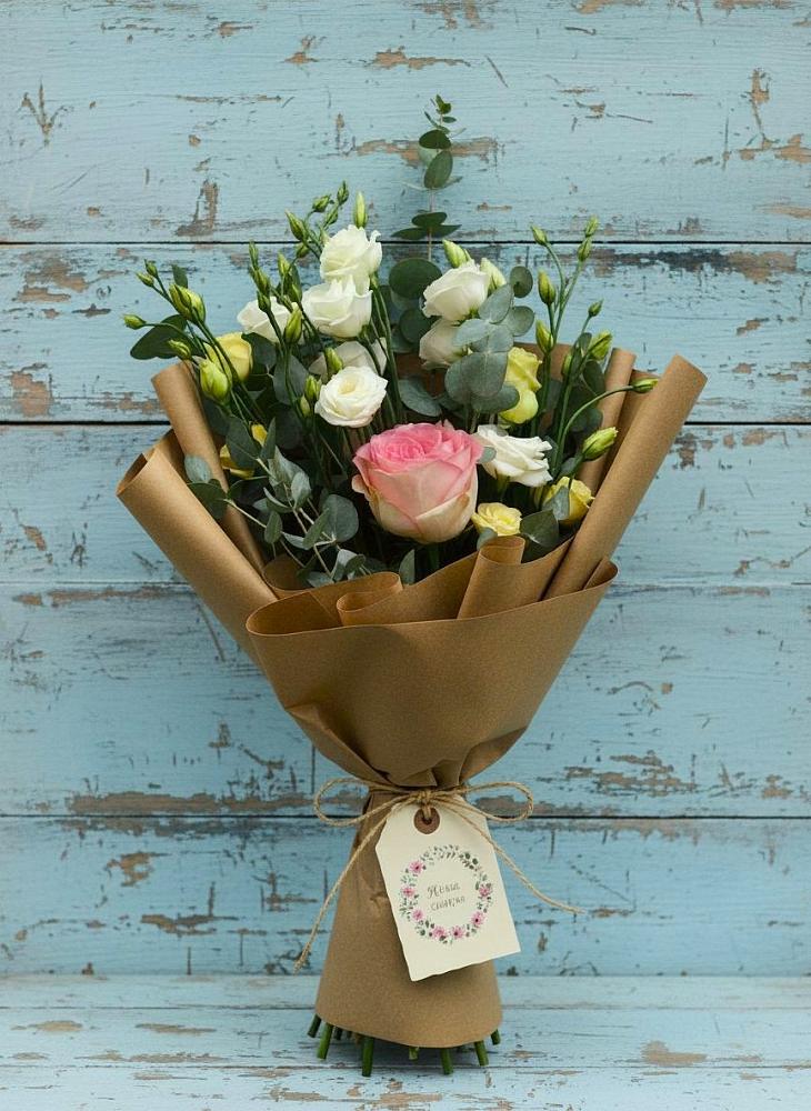 Букет цветов из: Розы и Лизиантусы в Воле