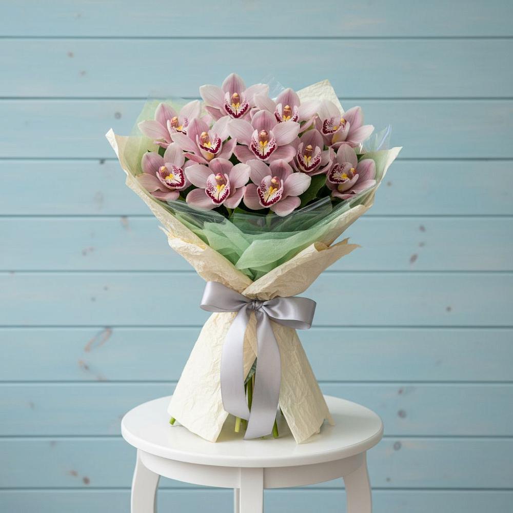 Букет цветов из: Орхидеи и Розы в Воле