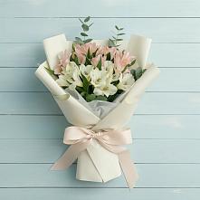 Букет цветов из:  Альстромерии в Воле
