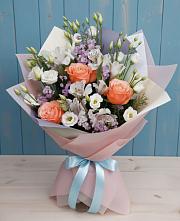 Букет цветов из:  Лизиантусы, Розы, Альстромерии и Гипсофила в Воле