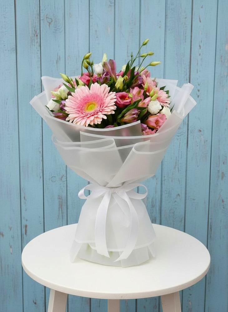 Букет цветов из: Герберы, Альстромерии и Лизиантусы в Воле