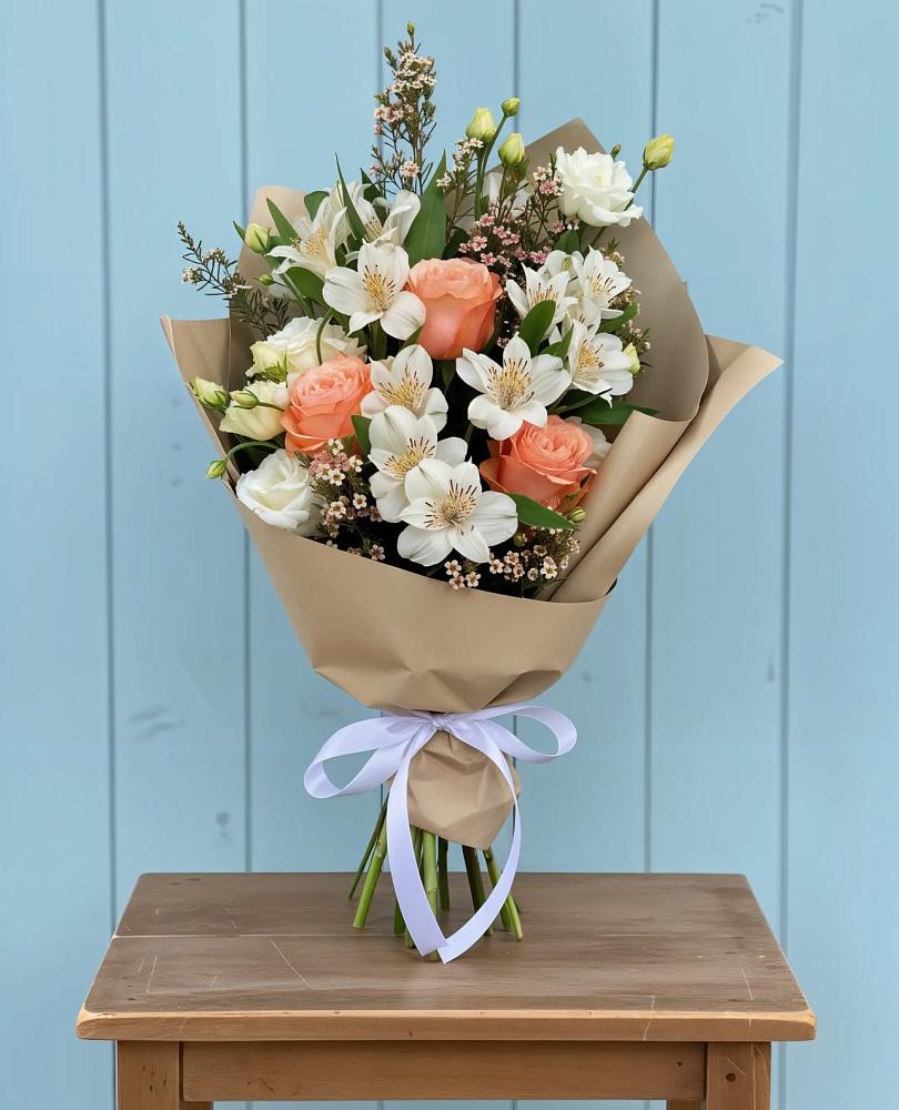 Букет цветов из: Альстромерии, Лизиантусы, Розы и Хризантемы в Воле