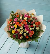 Букет Микс из разноцветных кустовых роз в Воле