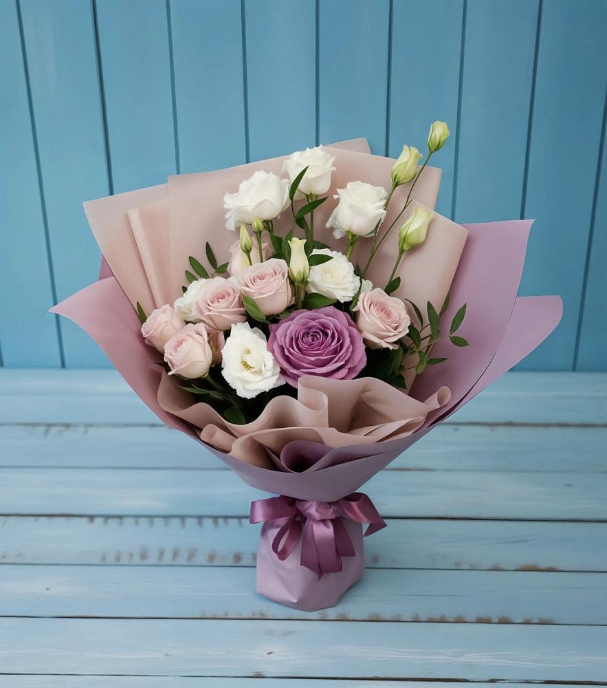 Букет цветов из: Розы и Лизиантусы в Воле